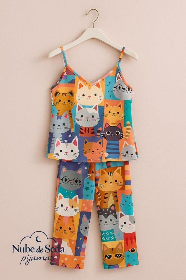5042301892406914495 Pijama gatitos